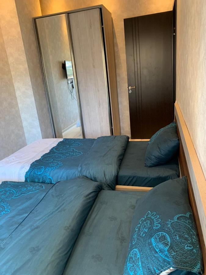 טביליסי Apartment Three Bedroom In Saburtalo מראה חיצוני תמונה