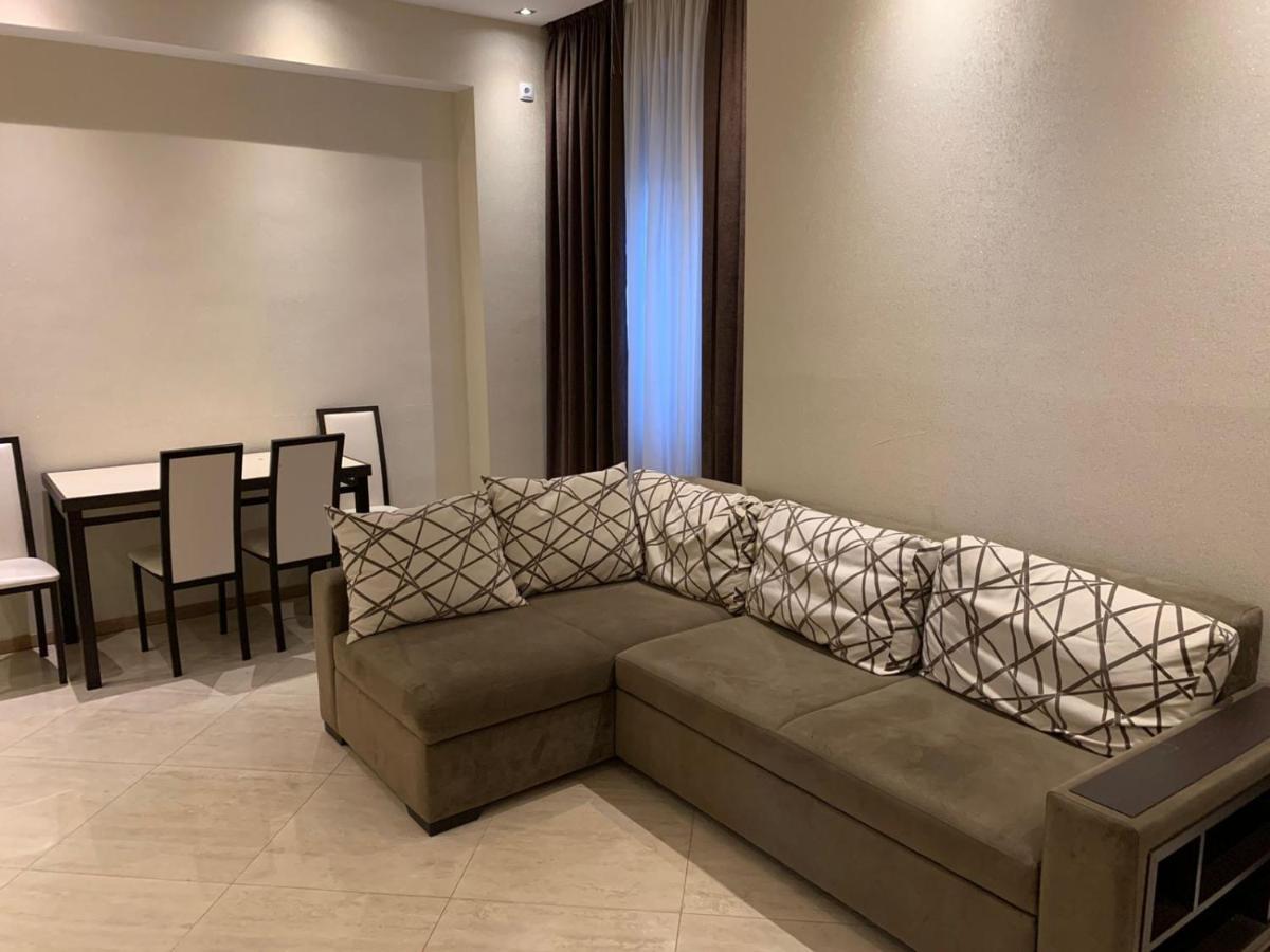 טביליסי Apartment Three Bedroom In Saburtalo מראה חיצוני תמונה